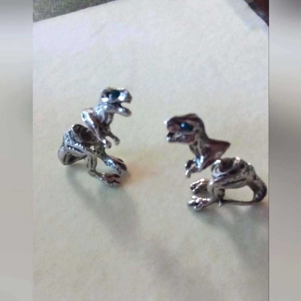 T-Rex green eyed dinosaur 🦖 earrings
